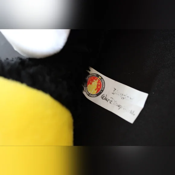 Minnie Mouse Stuffed Toy. - Picture 6 of 9